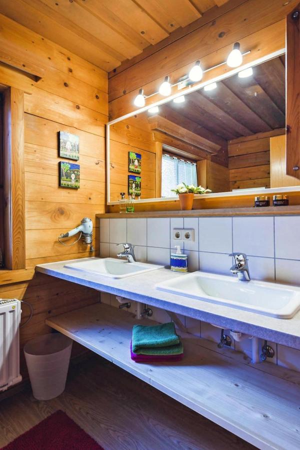 Chalets In エーベン・イム・ポンガウ エクステリア 写真