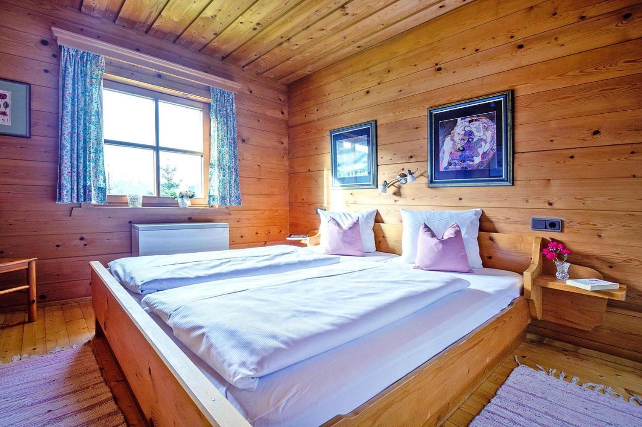 Chalets In エーベン・イム・ポンガウ エクステリア 写真